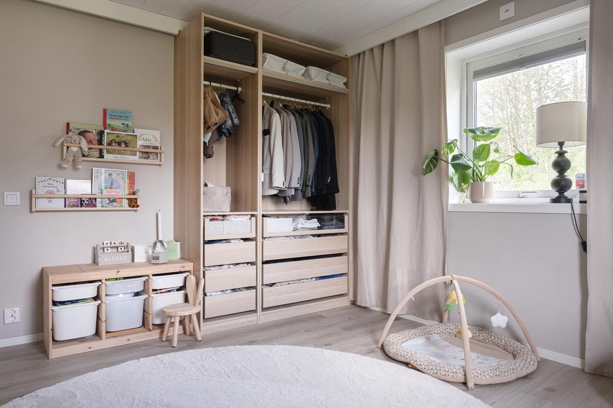 Brunnby 22, Centralt bild 28